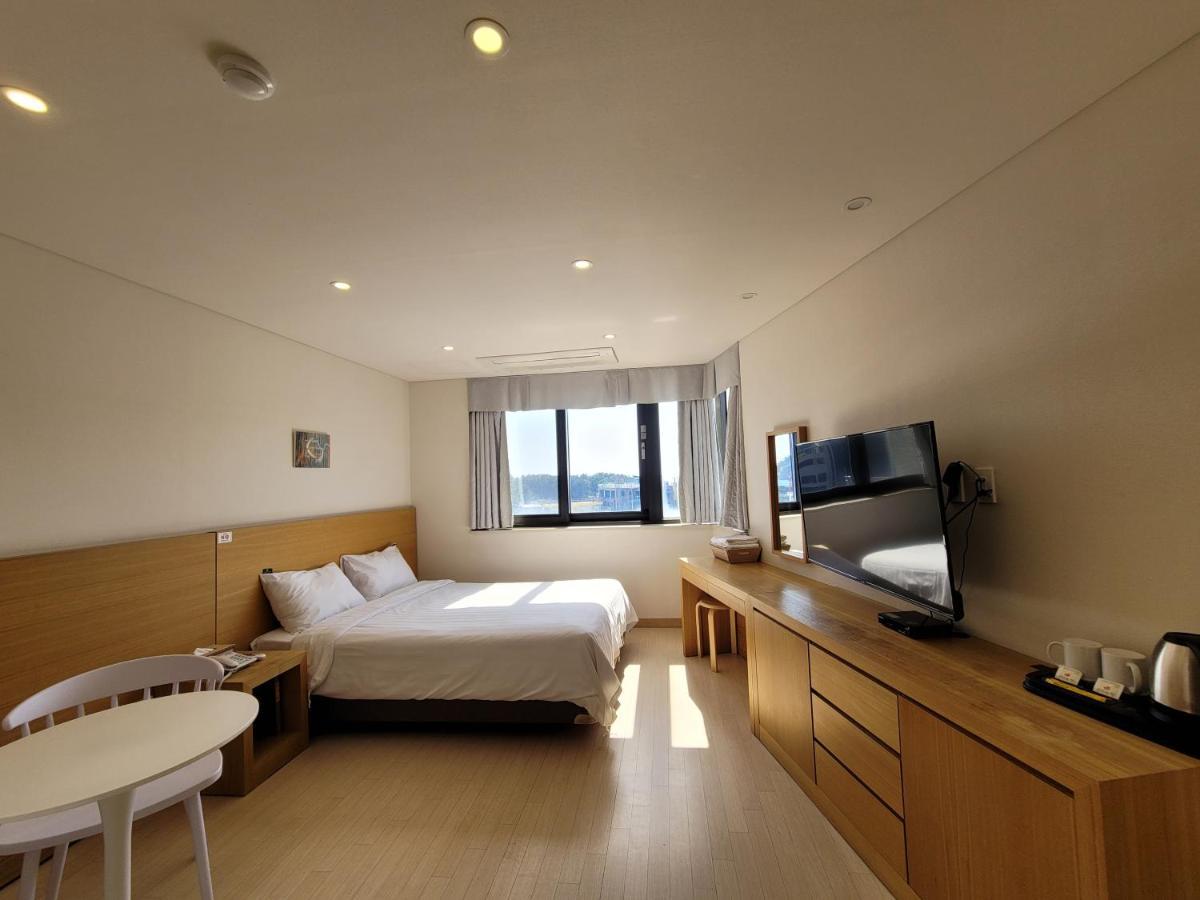 Bk Hotel Jeju Seogwipo Exterior foto