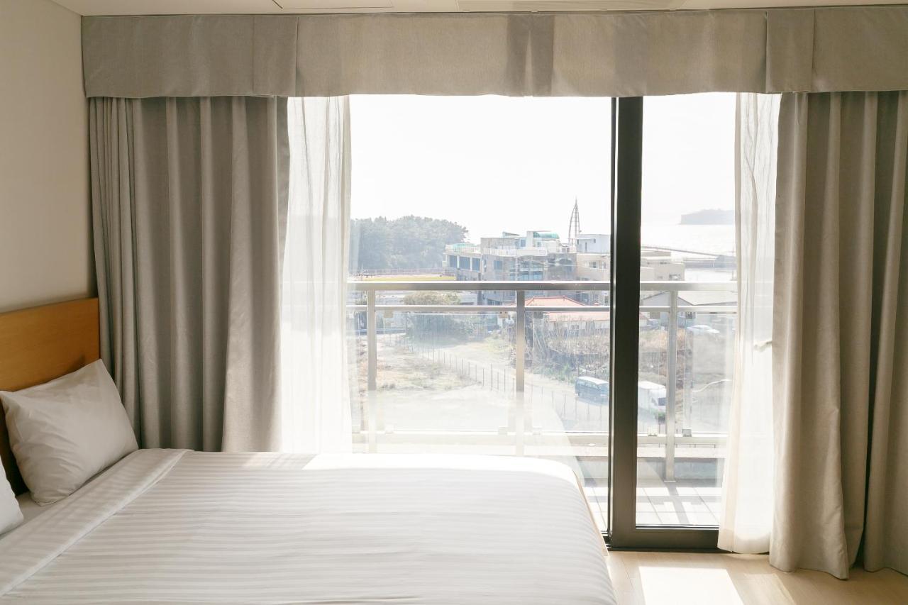 Bk Hotel Jeju Seogwipo Exterior foto