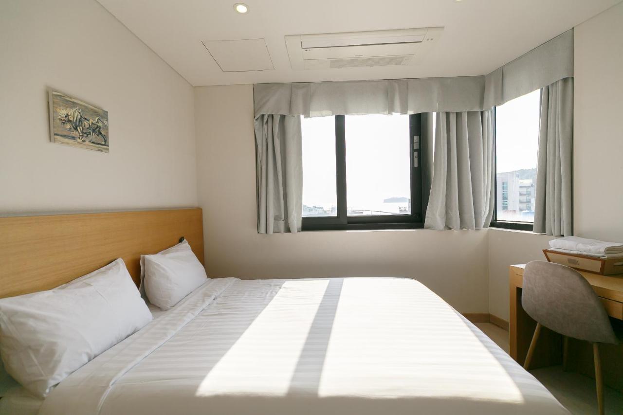 Bk Hotel Jeju Seogwipo Exterior foto