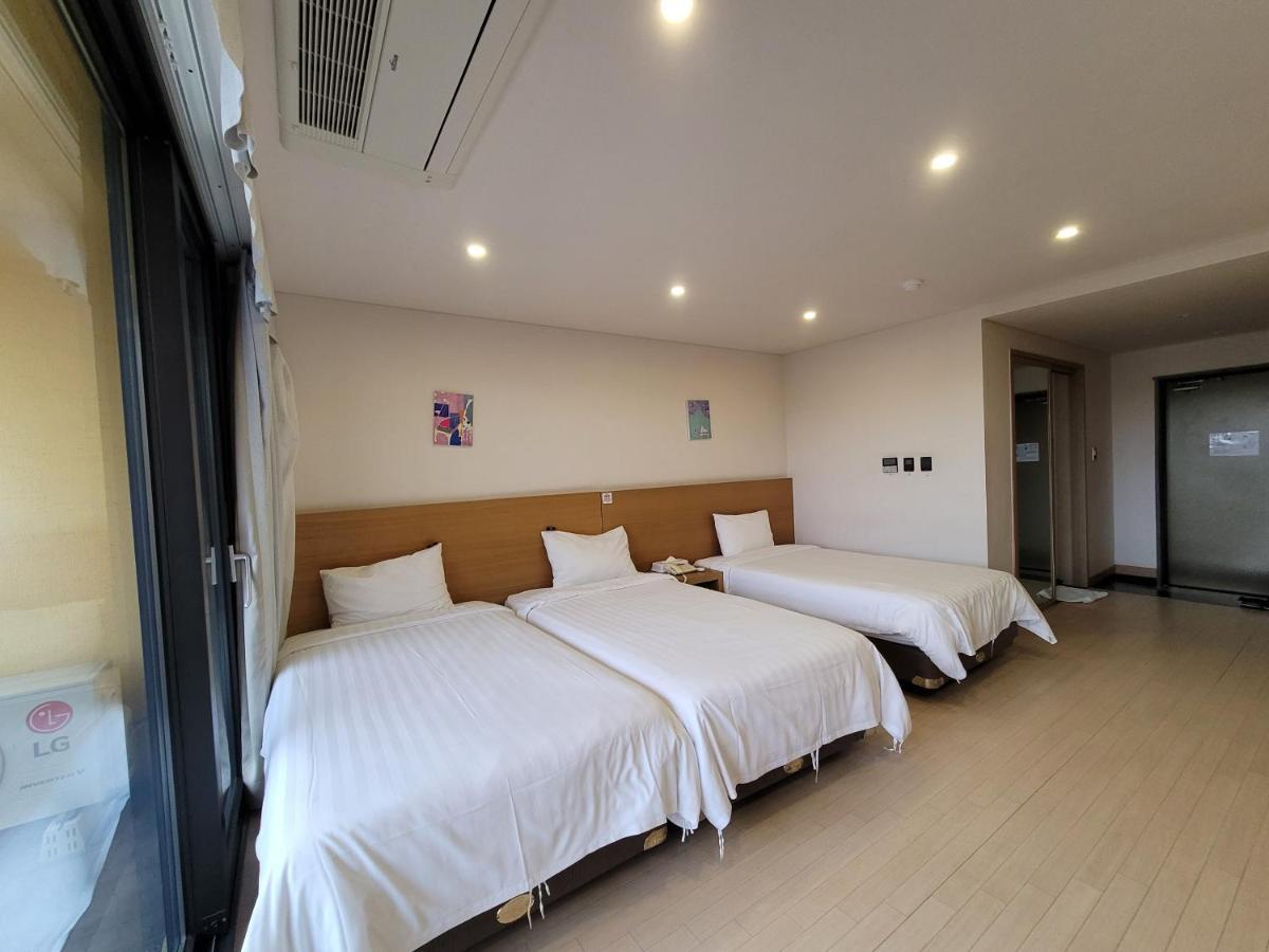 Bk Hotel Jeju Seogwipo Exterior foto