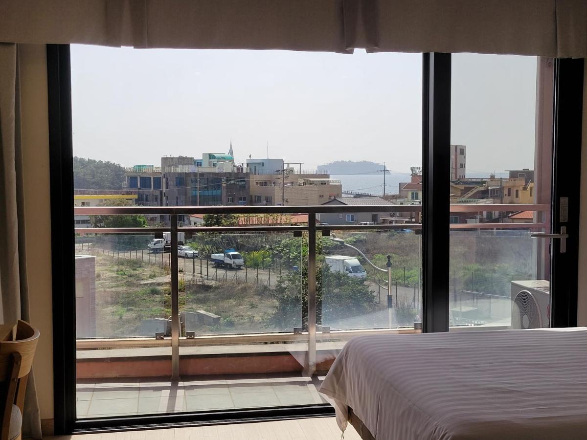 Bk Hotel Jeju Seogwipo Exterior foto