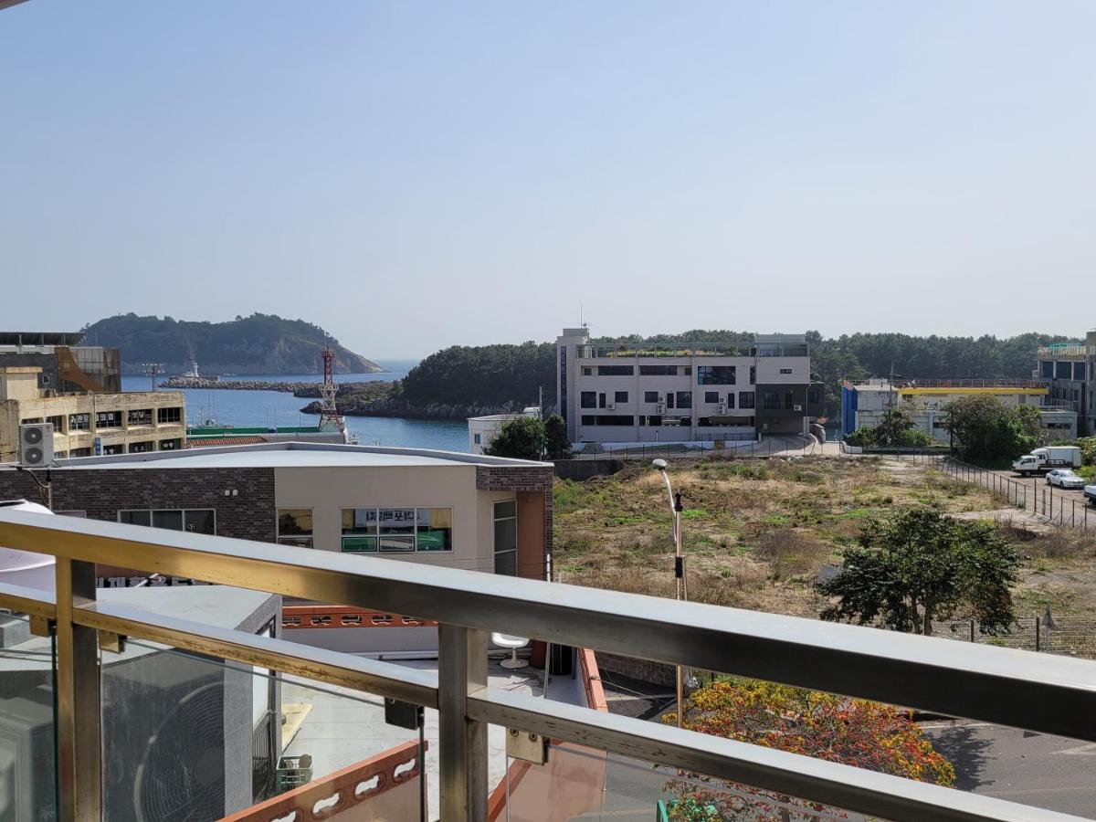 Bk Hotel Jeju Seogwipo Exterior foto